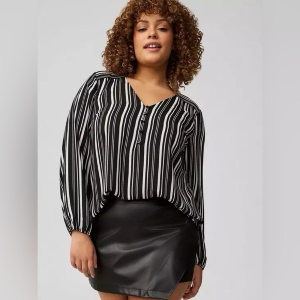 Torrid 0X Harper Georgette Pullover Long sleeve tunic NWT